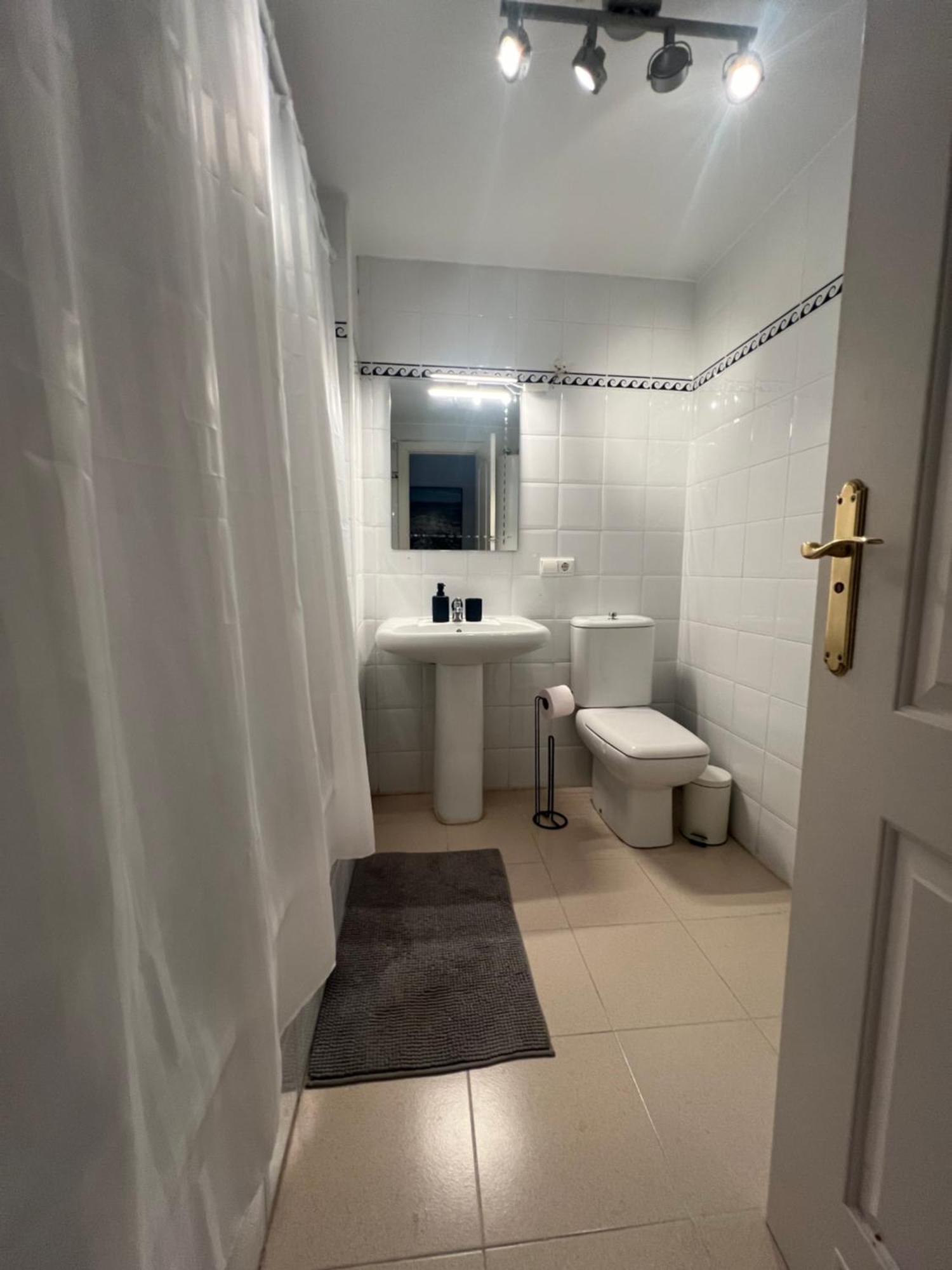 2 Bedroom Apartment Marbella East - La Reserva De Марбеля Екстериор снимка