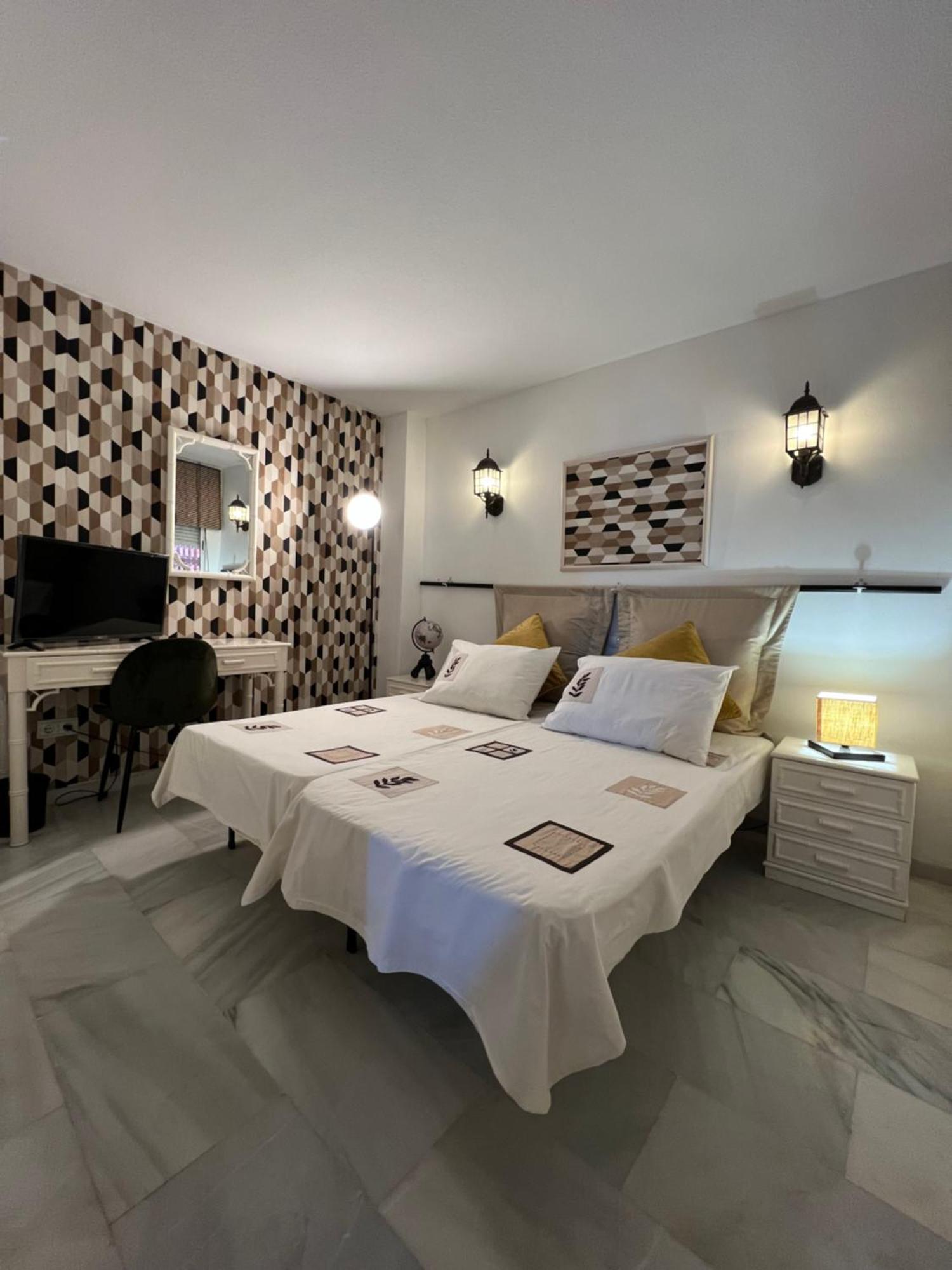 2 Bedroom Apartment Marbella East - La Reserva De Марбеля Екстериор снимка