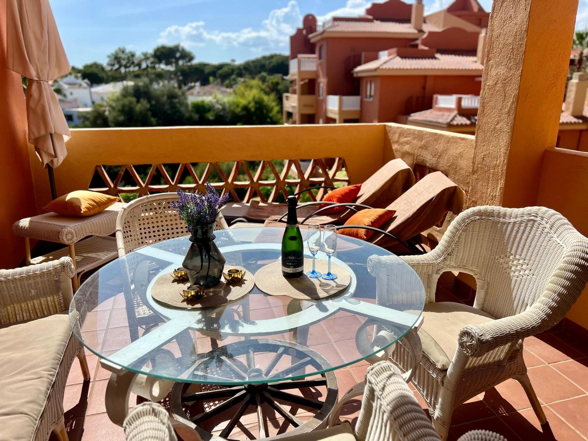 2 Bedroom Apartment Marbella East - La Reserva De Марбеля Екстериор снимка
