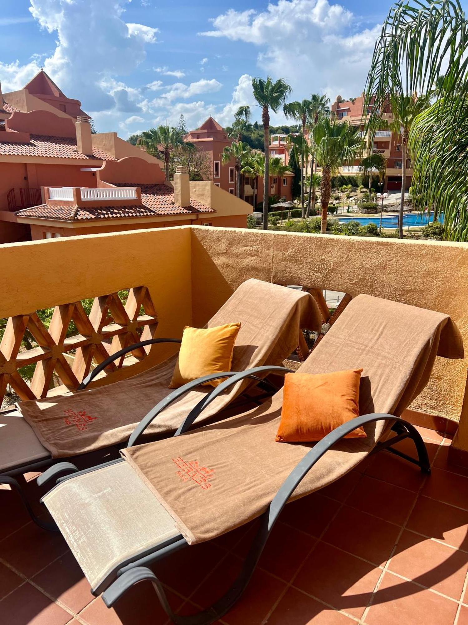 2 Bedroom Apartment Marbella East - La Reserva De Марбеля Екстериор снимка