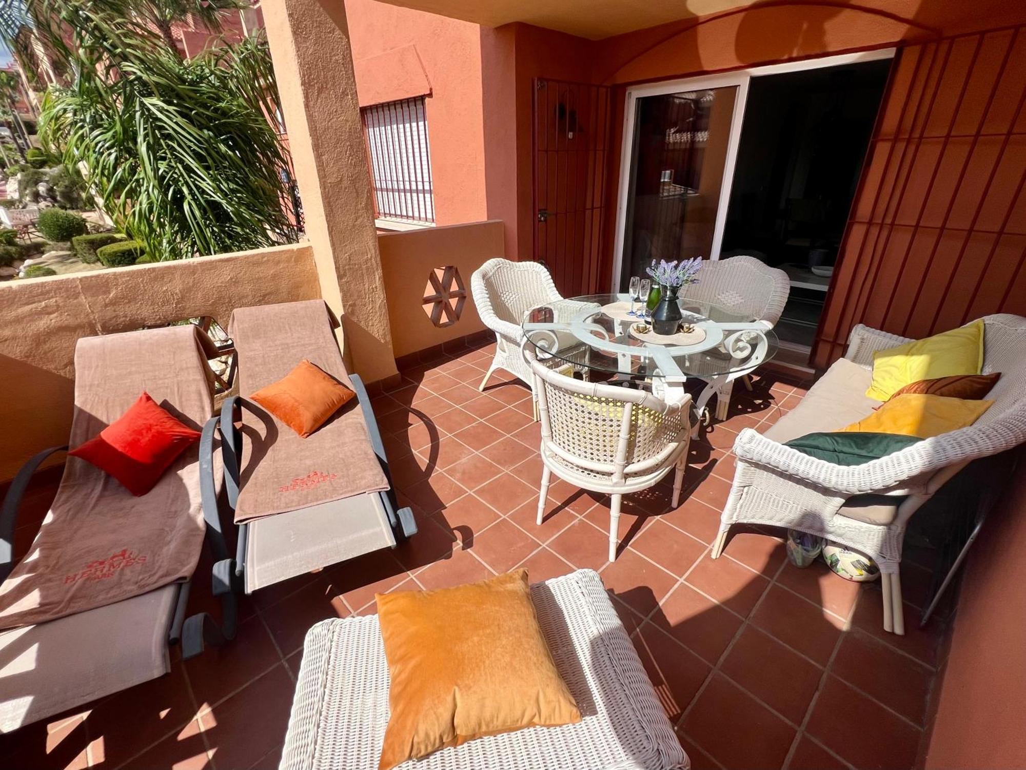 2 Bedroom Apartment Marbella East - La Reserva De Марбеля Екстериор снимка